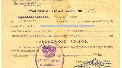 Моя мама научила меня долгой молитве на польском, и таким образом я убедил чиновника в моей польскости